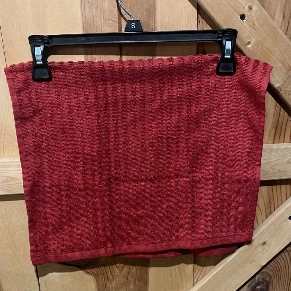 Mainstays Rust Hand Towel with Hockey Design